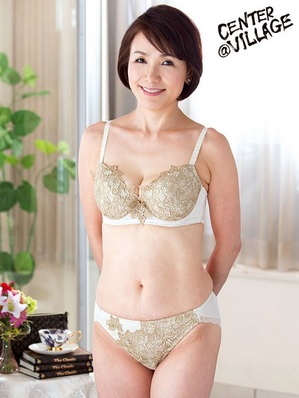 内原美智子 熟女 フェラ顔